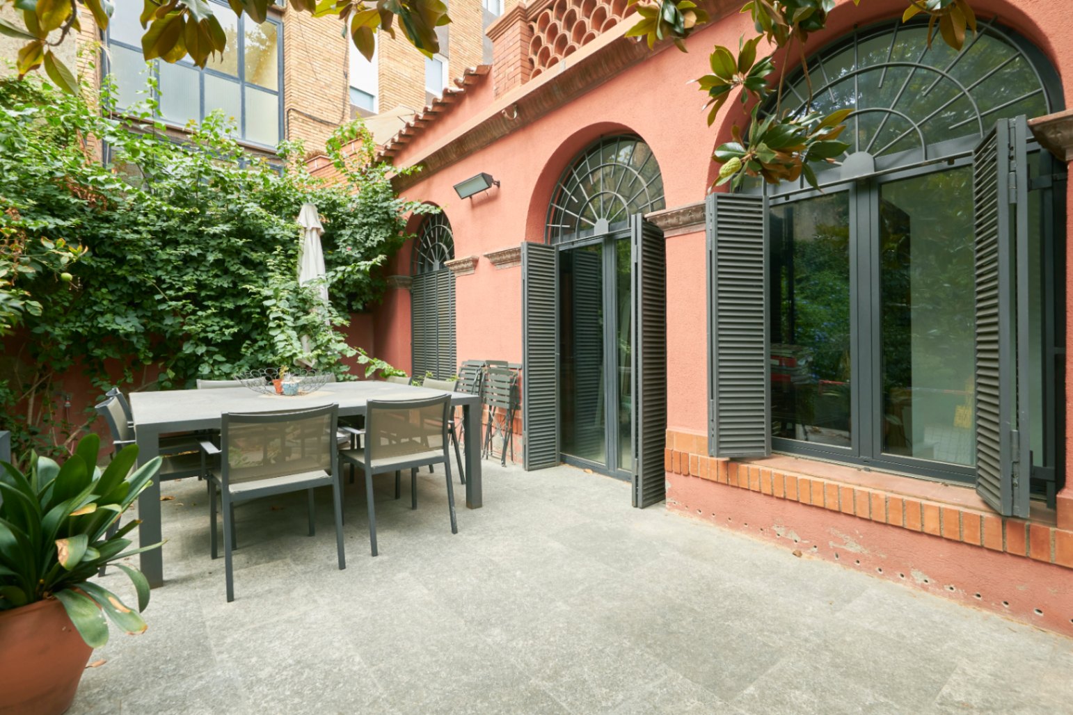 Renovated house for rent Anglí street
