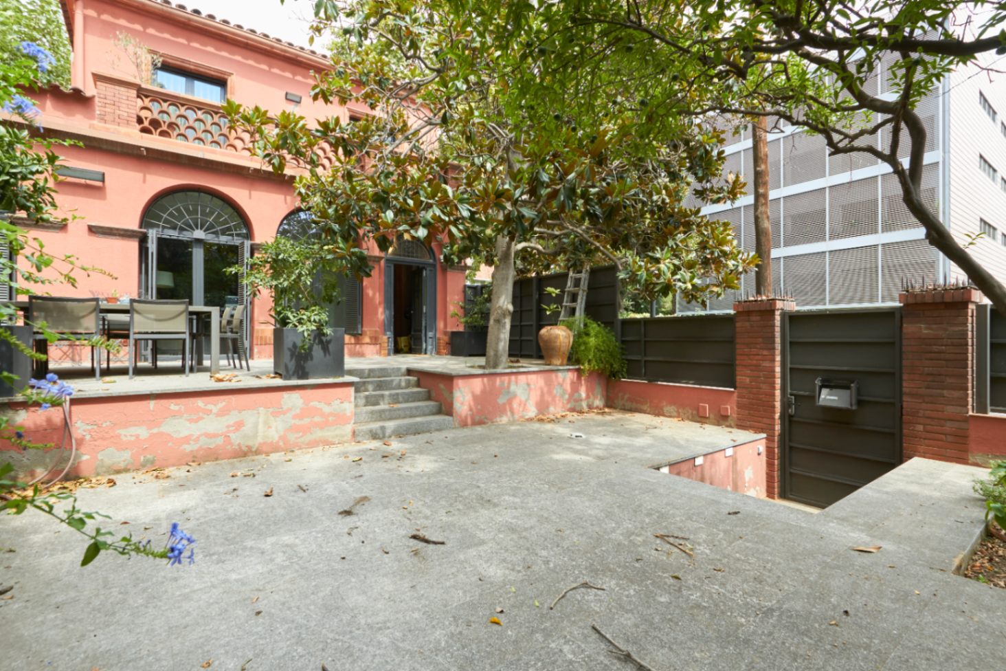 Renovated house for rent Anglí street