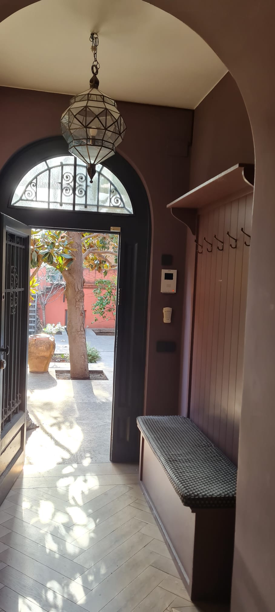Renovated house for rent Anglí street