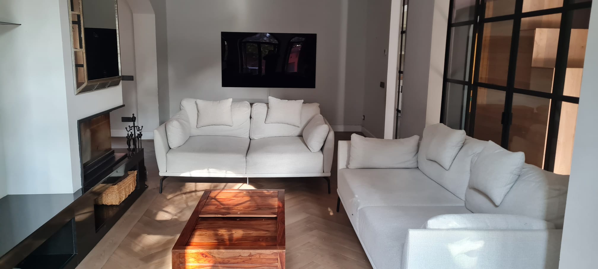 Renovated house for rent Anglí street
