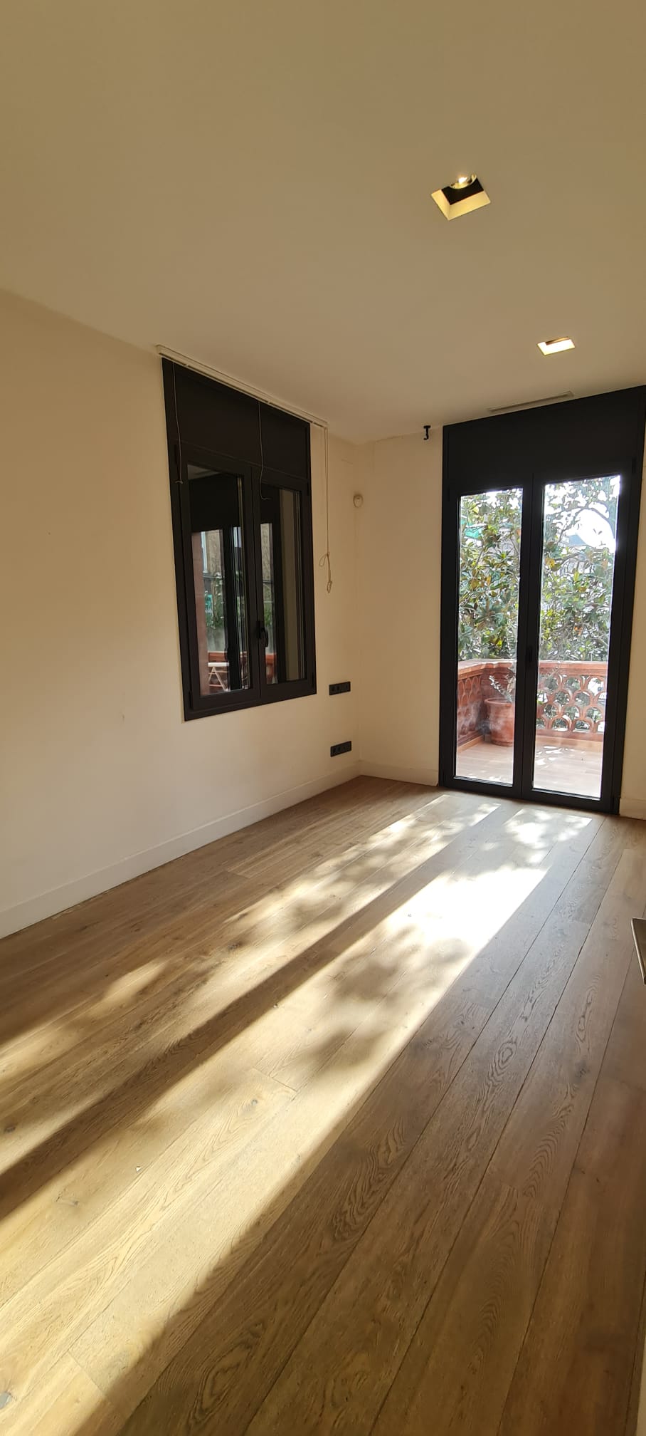 Renovated house for rent Anglí street